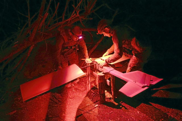 Plus grande autonomie, charge utile plus élevée… Les drones de la société Darts sont les derniers arrivés dans l’armée ukrainienne.

Ici, dans la région de Donetsk.

