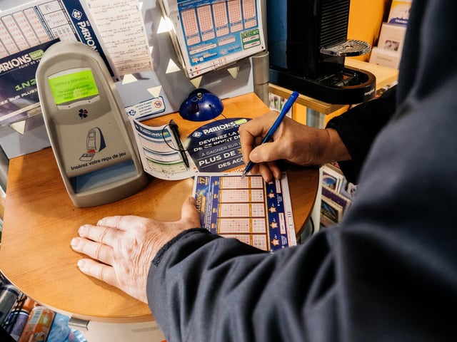 Billete de lotería. Foto: Shutterstock