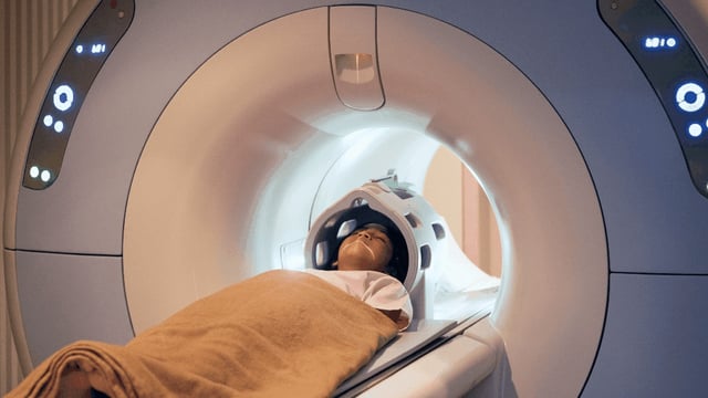 Los resonadores magnéticos son equipos que sirven para diagnosticar distintas patologías 