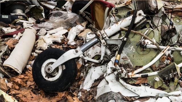 Plane crash (2)