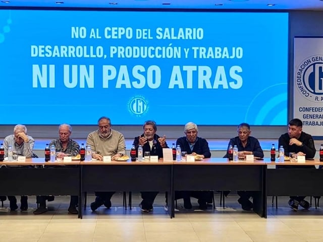 Este lunes se reunió la mesa chica ampliada de la CGT en la sede de la UCRA con la participación de más de 30 gremios.