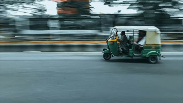 A Bengaluru man claimed he walked away after an auto ride as the driver refused to accept UPI payment.