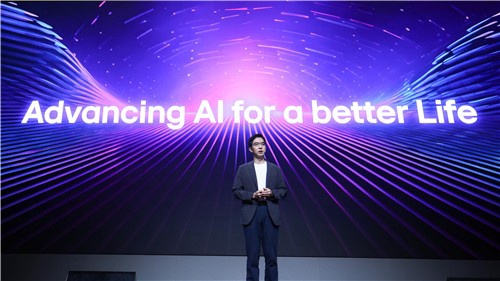 Lee Hong-lak, co-head of LG AI Research, delivers a speech at a media event in Seoul on July 22, 2025, in this photo provided by the company. (PHOTO NOT FOR SALE) (Yonhap)