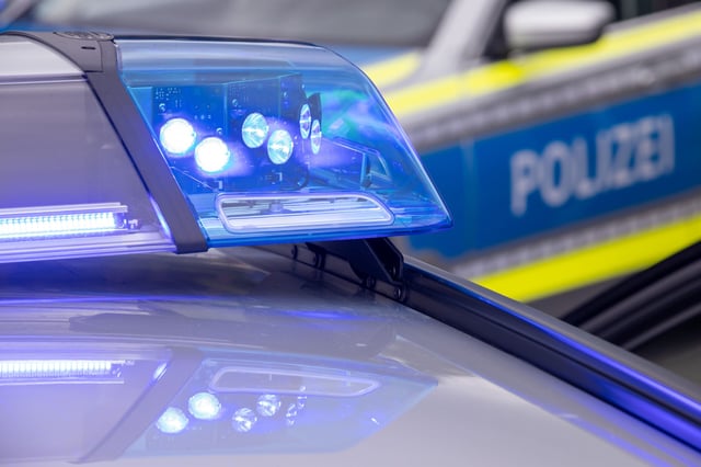 Zwei Polizeiwagen (Symbolbild).