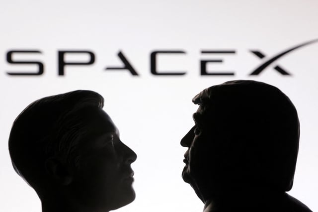 3D printed miniatures of U.S. President Donald Trump and Elon Musk, and SpaceX logo are seen in this illustration taken July 1, 2025. REUTERS/Dado Ruvic/Illustration