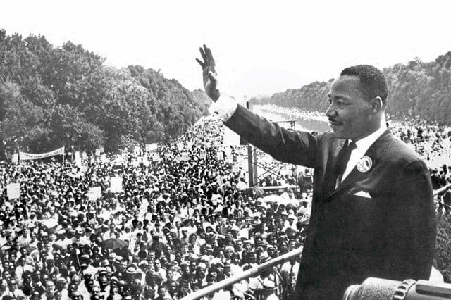 Martin Luther King Jr. lors de la Marche sur Washington pour l'emploi et la liberté, le 28 août 1963 au Lincoln Memorial, à Washington.
