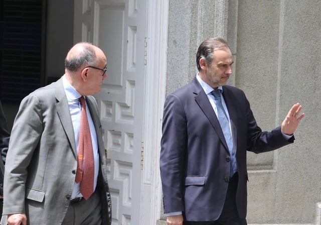 El exministro José Luis Ábalos saliendo del Supremo