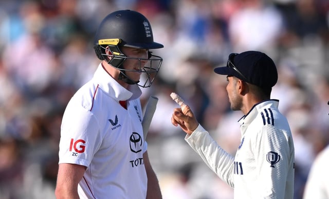 England batsman Zak Crawley and India captain Shubman Gill exchange words (Photo: Getty)