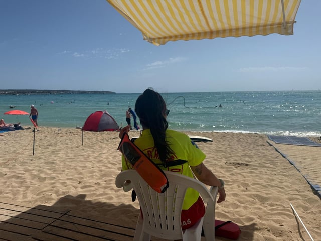 Martina, la primera socorrista que ha atendido a la víctima tras el mordisco en la Playa de Palma.