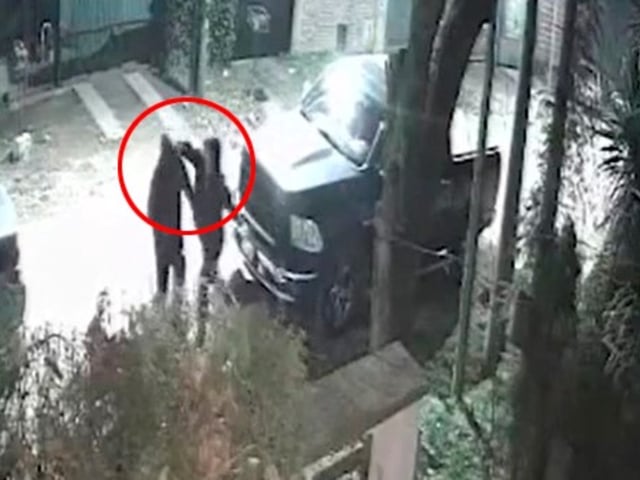 Piña: El ladrón lo interceptó en la calle antes de caer noqueado de una piña.