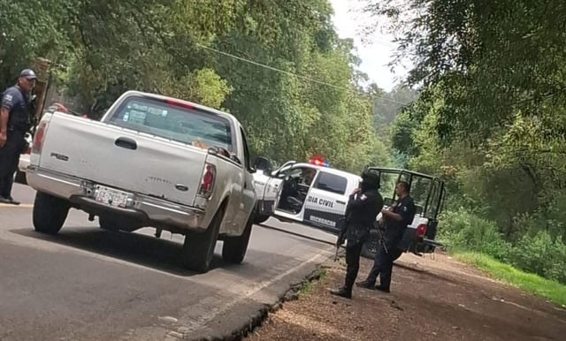Bloquean carreteras en Pátzcuaro por desaparición de Isidro