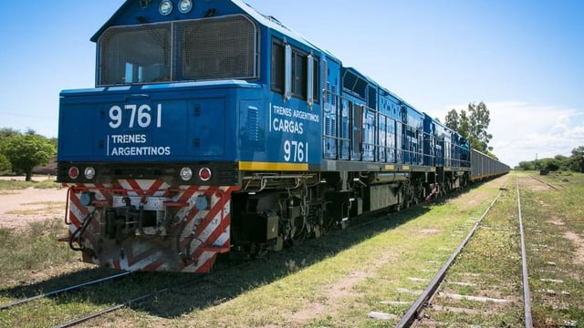 El Gobierno anunció avances en la privatización de los trenes de carga. 