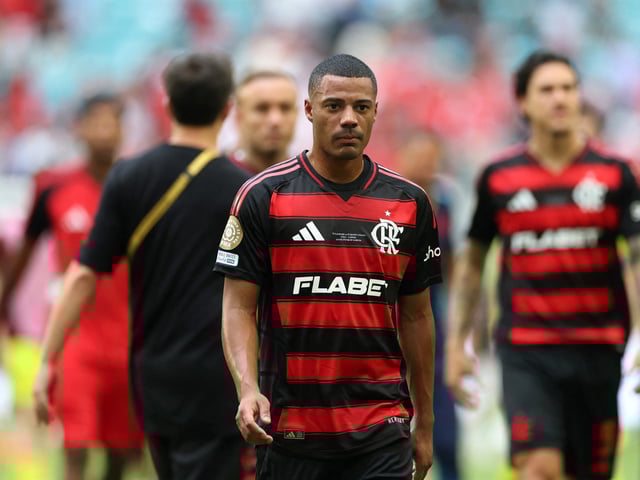 Soccer Football - FIFA Club World Cup - Round of 16 - Flamengo v Bayern Munich - Hard Rock Stadium, Miami Gardens, Florida, U.S. - June 29, 2025
Flamengo's Nicolas de la Cruz looks dejected after the match REUTERS/Hannah Mckay
