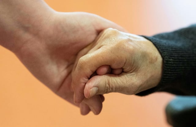 Die Krankenkasse KKH hat im vergangenen Jahr einen Rekordschaden durch Abrechnungsbetrug und Korruption verzeichnet. 2024 entstand ihr ein Schaden von 5,4 Millionen Euro, wie die Kasse mitteilte.