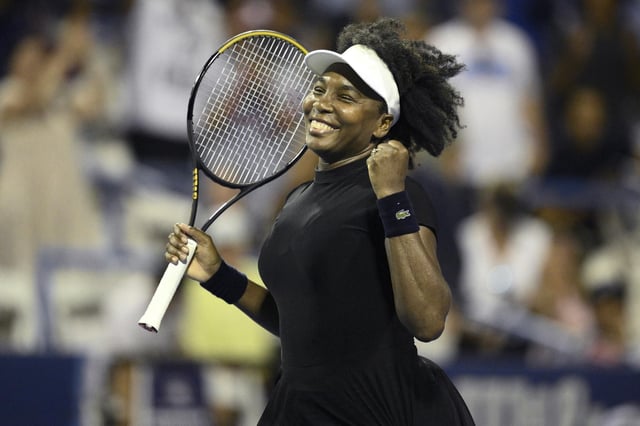 Venus Williams celebra su victoria ante Peyton Stearns, en el Citi DC Open, en Washington.