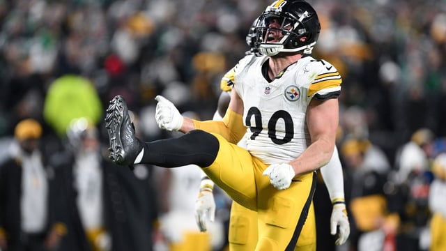 File photo of Pittsburgh Steelers linebacker TJ Watt (90) 