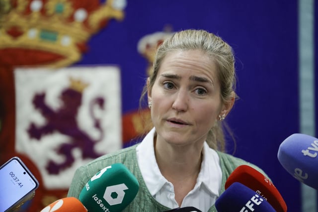 La vicepresidenta y ministra para la Transición Ecológica, Sara Aagesen, que presenta este miércoles en la sede del Ministerio el informe 'Mujeres en la Transición Ecológica 2025', atiende a los medios de comunicación.