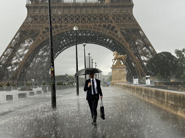14 départements, dont Paris, ont été placés en vigilance orange pluie et inondations ce mercredi 23 juillet 2025.