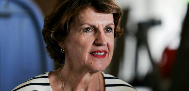La ministre de l'Agriculture et de la Souveraineté alimentaire, Annie Genevard, assiste à une visite pour lutter contre les rodéos agricoles au Chemin du Genetet près de Condecourt, au nord de Paris, le 23 juillet 2025