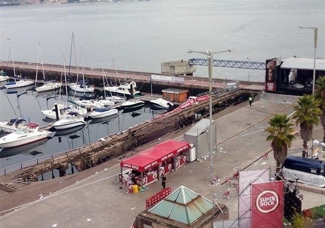 La plataforma de hormigón, colapsada en el puerto