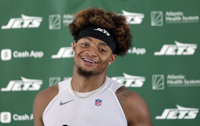 Jets&#39; Justin Fields feels more comfortable being the unquestioned starter entering training camp.