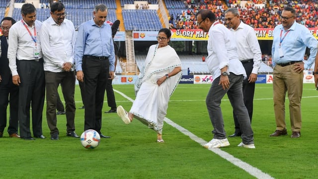 Mamata Banerjee kickstarted the tournament (Courtesy: India Today)