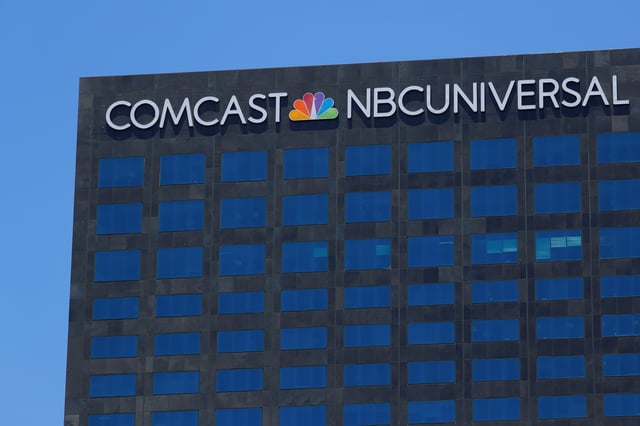 The Comcast NBC Universal logo is shown on a building in Los Angeles, California, U.S. June 13, 2018. REUTERS/Mike Blake/File Photo