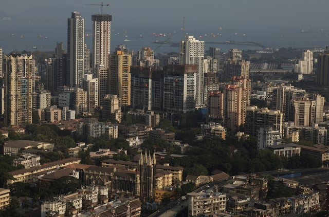 A general view of the skyline in Mumbai, India, May 5, 2025. REUTERS/Francis Mascarenhas/File photo