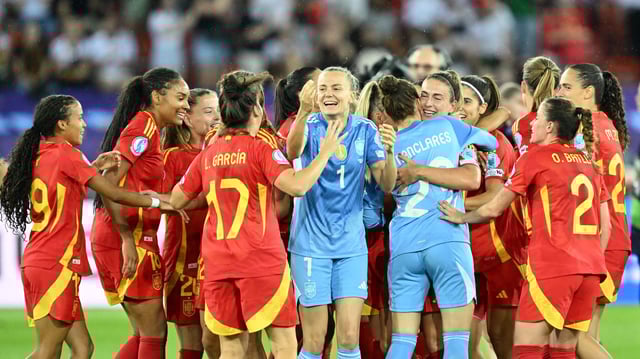 Freude und Erleichterung bei der spanischen Frauen-Nationalmannschaft nach dem Finaleinzug