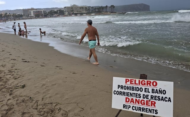 Aviso en el Arenal de Xàbia de las corrientes de resaca