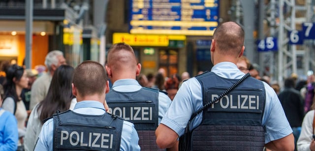 Polizeikräfte am Frankfurter Hauptbahnhof