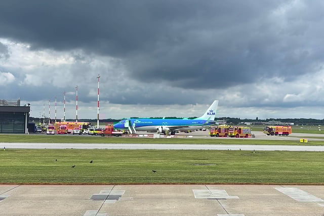 Nachdem die Crew Rauch in einem der Triebwerke gemeldet hatte, musste ein KLM-Jet in Hamburg außerplanmäßig landen.