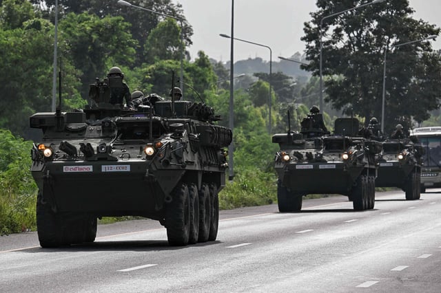 Tailandia lanzó ataques aéreos contra objetivos militares camboyanos el 24 de julio mientras Camboya disparaba cohetes y artillería, matando al menos a 11 civiles, en una dramática escalada de una larga disputa fronteriza entre los dos vecinos