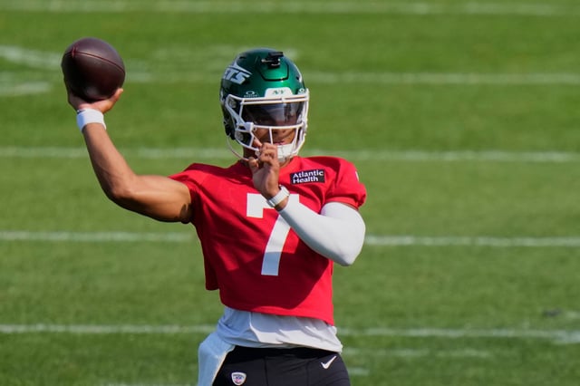 New York Jets quarterback Justin Fields during drills at the team's training camp in Florham Park, N.J., on Thursday, July 24, 2025. 