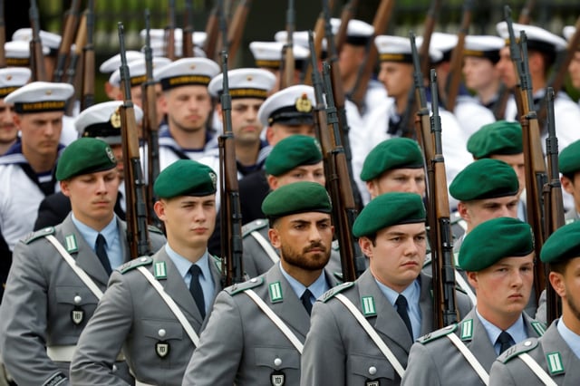 The German government's eventual aim is a total military strength of 460,000 -- made up of 260,000 active soldiers and 200,000 reservists