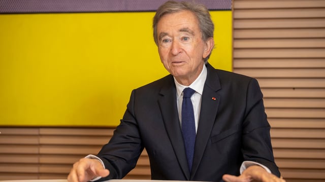 Bernard Arnault, PDG de LVMH, lors de son entretien avec Le Figaro, au siège parisien du groupe.