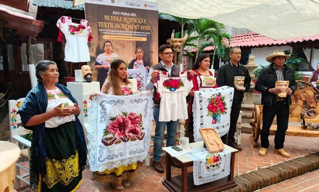Listo Pichátaro para la Feria del Mueble Rústico y Textil Bordado 2025