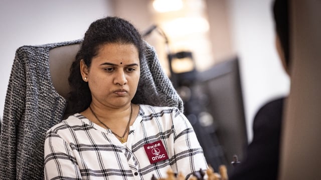 Koneru Humpy will face Divya Deshmukh in the FIDE Women's World Cup 2025 final (PTI Photo)