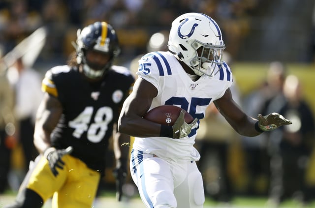 Nov 3, 2019; Pittsburgh, PA, USA;  Pittsburgh Steelers cornerback Artie Burns (25) runs the ball against the Pittsburgh Steelers during the first quarter at Heinz Field. Mandatory Credit: Charles LeClaire-USA TODAY Sports/File Photo