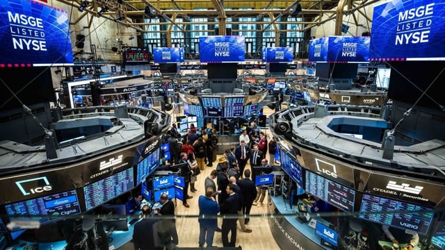 El S&P 500 rompe su récord por decimotercera vez en el año.