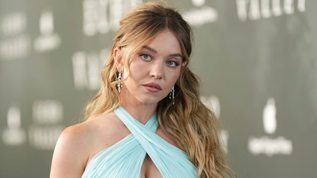 Sydney Sweeney poses for photographers upon arrival at the premiere of the film 'Echo Valley' on Tuesday, June 10, 2025, in London. (Photo by Scott A Garfitt/Invision/AP)