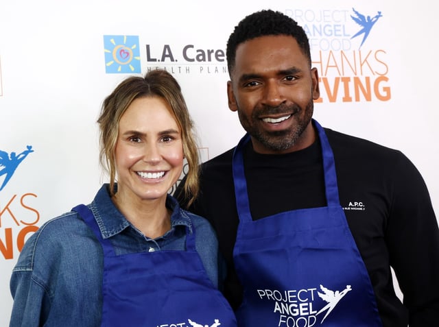 LOS ANGELES, CALIFORNIA - NOVEMBER 28: Keltie Knight and Justin Sylvester volunteer at Project Angel Food on Thanksgiving Day on November 28, 2024 in Los Angeles, California. (Photo by Tommaso Boddi/Getty Images for Project Angel Food)