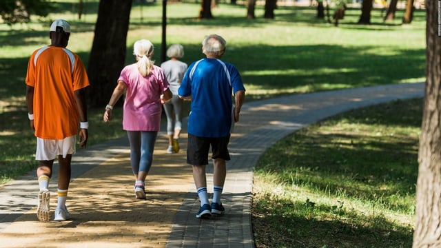 Cuántos pasos diarios se deben caminar para obtener beneficios en la salud, según un estudio mundial.