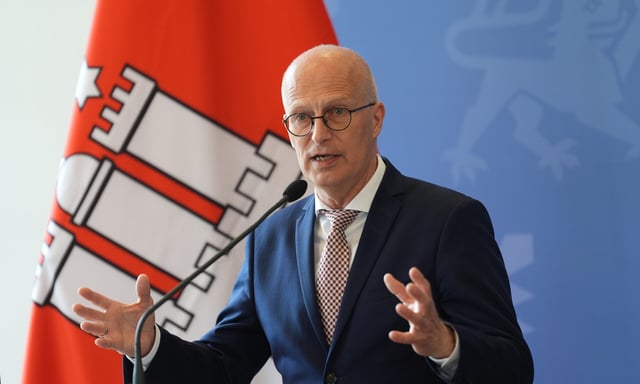 Peter Tschentscher (SPD), Erster Bürgermeister von Hamburg, spricht während einer Pressekonferenz (Symbolbild).