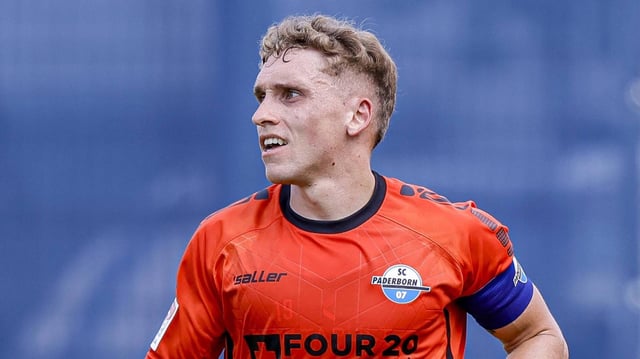 Luca Herrmann im Trikot des SC Paderborn.