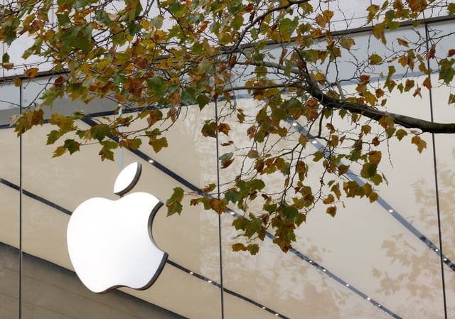 The Apple Inc logo is seen at the entrance to the Apple store in Brussels, Belgium November 28, 2022. REUTERS/Yves Herman/File photo