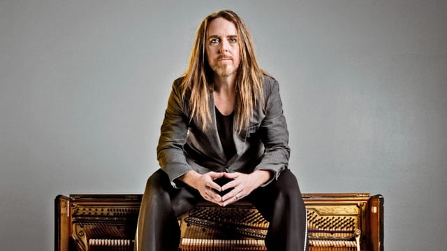 Tim Minchin: “Fame when you’re young is trauma. It breaks your brain, getting standing ovations”