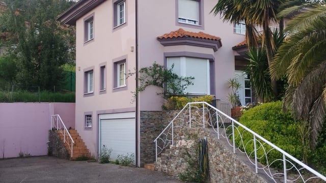 La casa en la que permanecieron encerrados los pequeños