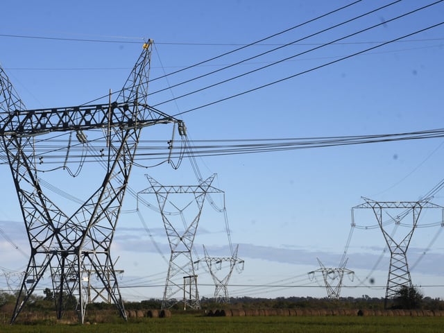 Rosario 18 de Junio 2019
Palnta Cammesa / Transener hubicada en la Localidad Perez a unos 30 km donde se controla mayoria energia electrica que fluye por toda Argentina y supuestamente pudo haber evitado el apagon del Domingo 16 .-
Foto: JUAN JOSE GARCIA - FTP CLARIN garcia10.jpg Z GarciaJJ Garcia-Rosario