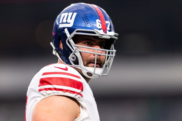 Justin Pugh #67 of the New York Giants warms up before the game against the Philadelphia Eagles at Lincoln Financial Field on December 25, 2023 in Philadelphia, Pennsylvania.
